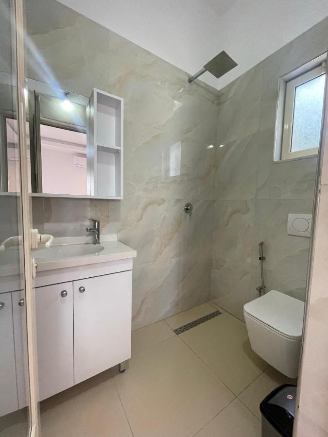 John'S Holiday Home Vlorë Екстериор снимка