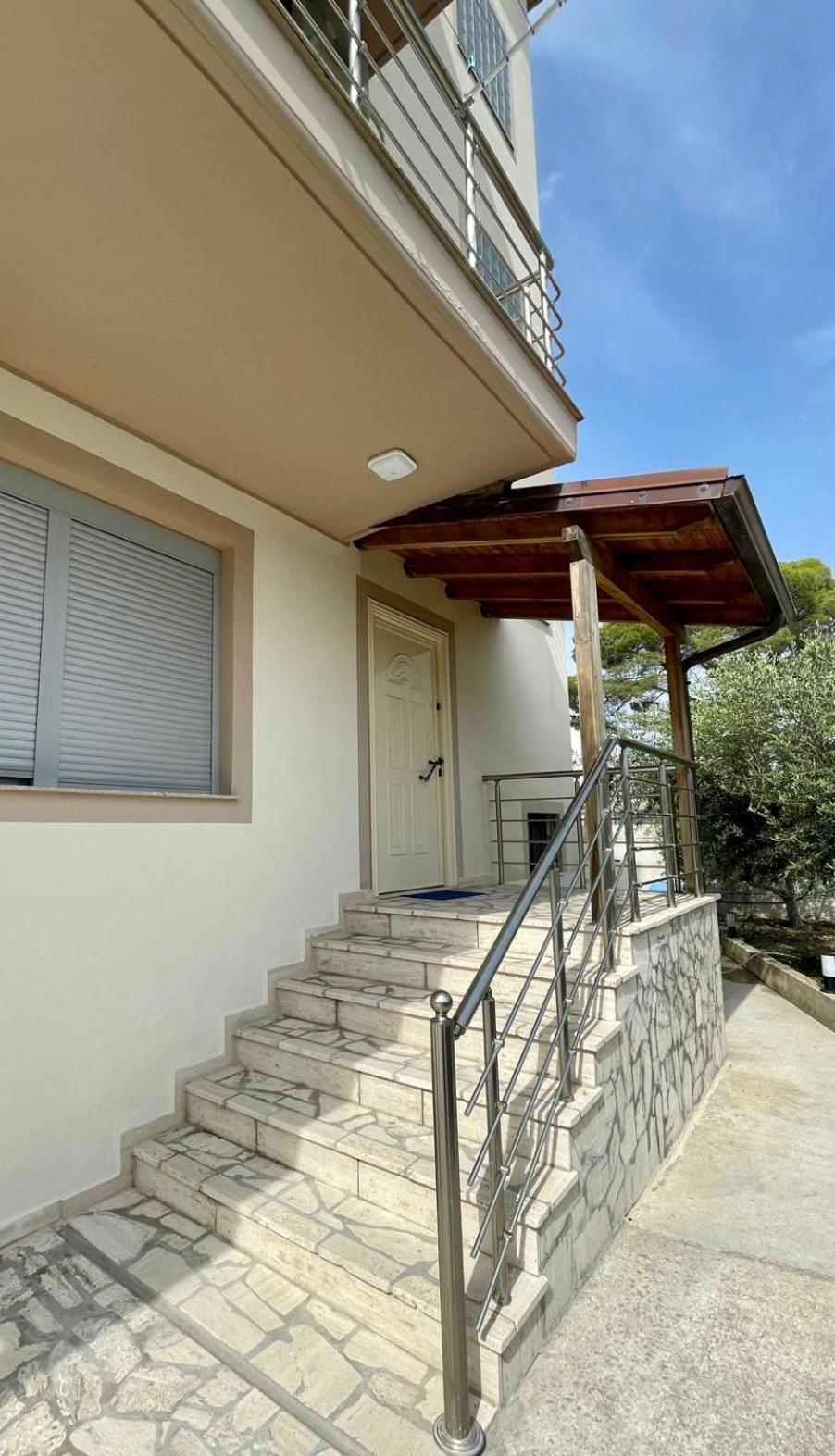 John'S Holiday Home Vlorë Екстериор снимка