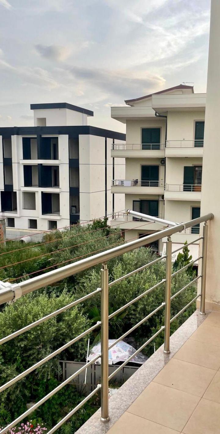 John'S Holiday Home Vlorë Екстериор снимка